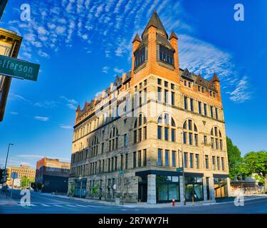 Le château pythien de Tolède, dans l'Ohio, est un bâtiment de style roman construit en 1890. Situé dans le centre-ville de Toledo, à l'angle de Jefferson Avenue an Banque D'Images