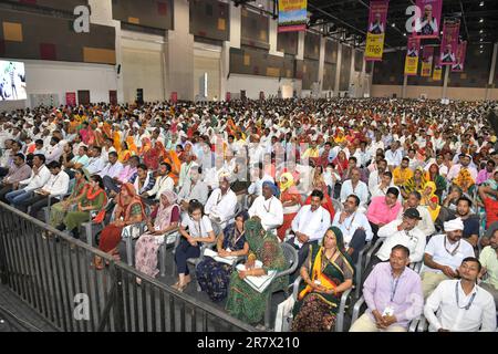 Jaipur, Rajasthan, Inde. 16th juin 2023. Les agriculteurs de diverses parties du Rajasthan participent au festival des agriculteurs à Jaipur. Le ministre en chef Ashok Gehlot a transféré 175 roupies de minerai sur les comptes bancaires de 42 mille agriculteurs du Rajasthan comme montant d'indemnisation pour les bovins morts de la maladie grumeleuse. (Credit image: © Sumit Saraswat/Pacific Press via ZUMA Press Wire) USAGE ÉDITORIAL SEULEMENT! Non destiné À un usage commercial ! Banque D'Images