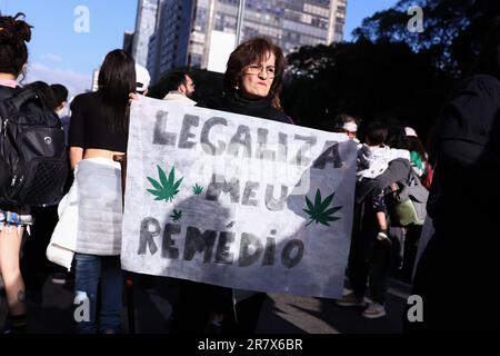 Édition 15th de la Marche de la marijuana avec le thème "anti-Prohibitionnisme pour une affaire de classe - réparation pour la nécessité" ce samedi, le 17th, sur l'Avenida Paulista, région centrale de São Paulo. Credit: Brésil photo Press/Alamy Live News Banque D'Images