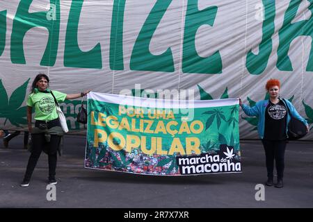 Édition 15th de la Marche de la marijuana avec le thème "anti-Prohibitionnisme pour une affaire de classe - réparation pour la nécessité" ce samedi, le 17th, sur l'Avenida Paulista, région centrale de São Paulo. Credit: Brésil photo Press/Alamy Live News Banque D'Images