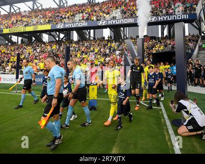 17 juin 2023 : Nashville SC et St. Louis City prendre le terrain pendant la première moitié d'un match MLS entre St. Louis City SC et Nashville SC à Geodis Park à Nashville TN Steve Roberts/CSM Banque D'Images