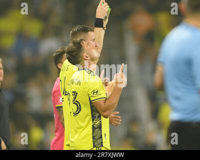 17 juin 2023: Le défenseur de Nashville SC Taylor Washington (23) pointe vers le ciel alors qu'il entre dans son champ pendant la deuxième moitié d'un match de MLS entre St. Louis City SC et Nashville SC à Geodis Park à Nashville TN Steve Roberts/CSM Banque D'Images