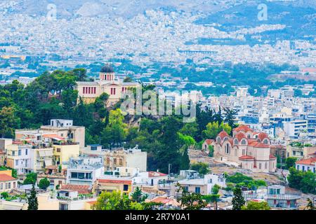 Vue sur les quartiers de Plaka et Monastiraki et le mont Lycabette depuis l'Acropole Banque D'Images