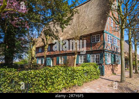 L'ancienne ferme de chaume est aujourd'hui un restaurant qui est utilisé avec plaisir pour les mariages. La ferme a été construite en 1759. C'est un local Banque D'Images