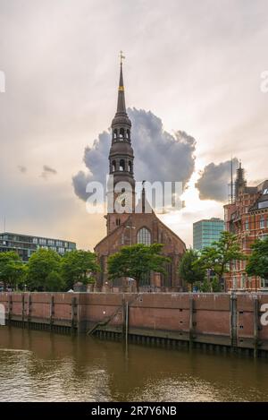 St. Eglise de Catherine, en allemand, St. Katharinen, est l'une des cinq principales églises luthériennes de Hambourg, la base de sa spire, datant de la Banque D'Images