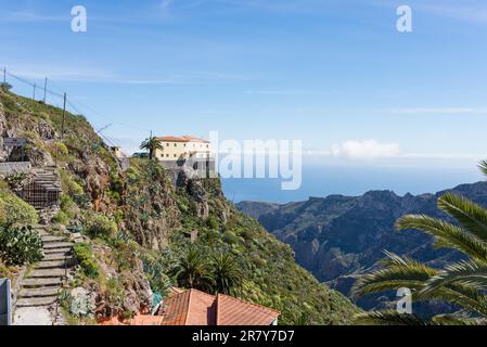 Restaurant et point de vue, le Mirador Degollada de Peraza sur le chemin de San Sebastian de la Gomera sur l'île des canaries la Gomera. Incroyable Banque D'Images