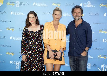 Monte Carlo, Monaco. 17th juin 2023. Josephine Drai, Fanny Riedberger et Stephane de Groodt participent au Festival de télévision de Monte Carlo 62nd sur 17 juin 2023 à Monte-Carlo, Monaco. Photo de David Niviere/ABACAPRESS.COM crédit: Abaca Press/Alay Live News Banque D'Images