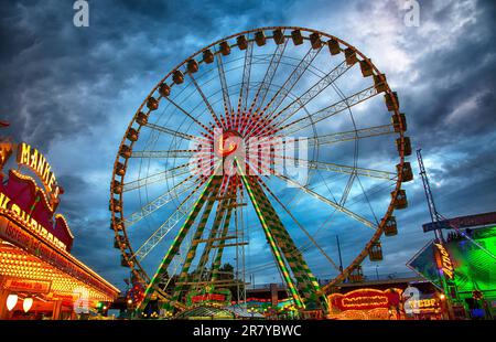 Une grande foire d'automne, Düsseldorf Banque D'Images