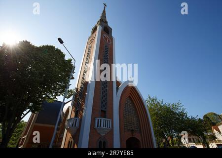 Saint-Stanislas-des-Blagis est une église construite de 1934 à 1936. Le projet est situé à Fontenay-aux-Roses, hauts-de-Seine, en France. Banque D'Images