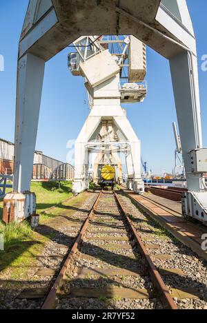 Transport ferroviaire et équipement portuaire sur le site d'exposition du Musée du Port à l'abri 50 quartier de Hambourg Kleiner Grasbrook. Ici, le Musée du Port a Banque D'Images