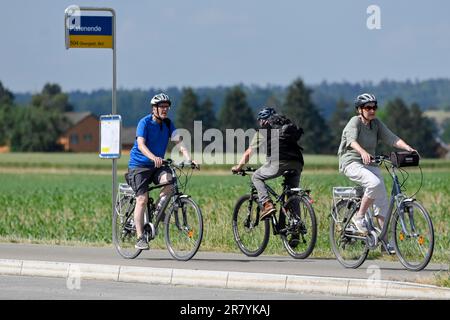Couple cyclisme Banque D'Images