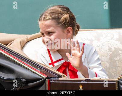 Londres, Angleterre, Royaume-Uni. 17 juin 2023. La princesse Charlotte voyage dans une calèche ouverte pour assister à Trooping the Color. Credit: Anwar Hussein/Alay Live News Banque D'Images