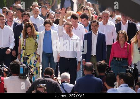 Alberto Nunez Feijoo et Isabel Diaz Ayuso, chef du parti populaire du Partido, lors d'un rassemblement pré-campagne à Madrid, sur 18 juin 2023, en Espagne. en avance sur le th Banque D'Images