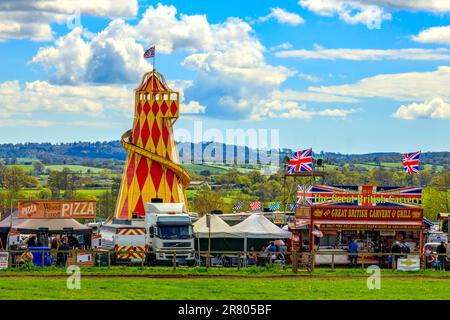 Une attraction de squelettes aux couleurs vives à l'Abbey Hill Steam Rally, Yeovil, Somerset, Angleterre, Royaume-Uni Banque D'Images