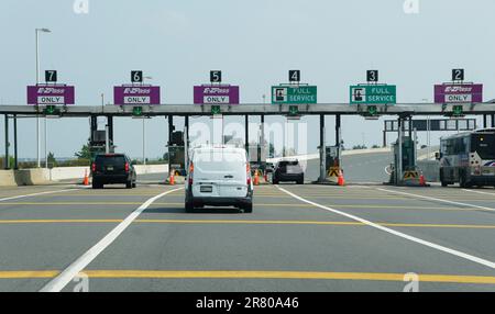 Ocean City, New Jersey, États-Unis - 18 juin 2023 - l'E-ZPass et le poste de péage complet à la sortie en ville Banque D'Images