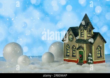 Maison jouet miniature. Histoire de Noël magique. arrière-plan. Close up Banque D'Images