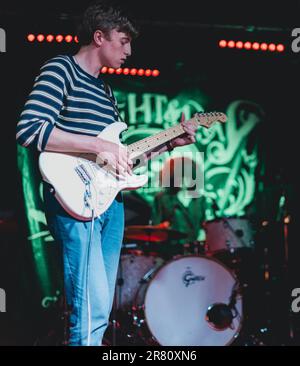 Guitariste et batteur du groupe Chameleon Soul pendant la représentation au Night and Day Cafe (Manchester-UK.) Le 4th juillet 2019. Banque D'Images