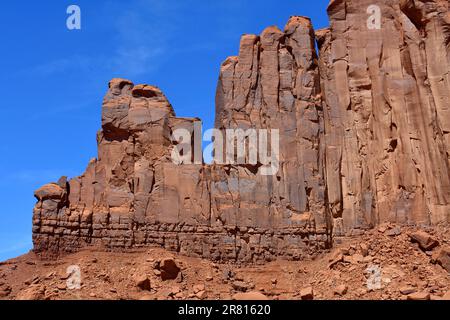 Camel Butte, Monument Valley, Tsé Biiʼ Ndzisgaii, Réserve de la nation Navajo, États-Unis, Amérique du Nord Banque D'Images