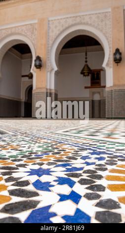 MEKNES, MAROC - 29 MARS 2023 - célèbre mausolée de Moulay Ismail dans le centre-ville de Fès, Maroc Banque D'Images