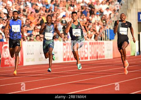 Wayde van Niekerk (RSA) remporte le 400m en 44,38 lors des Jeux de Bislett, jeudi 15 juin 2023, à Oslo, Norvège. De gauche à droite : Matthew Hudson-Smith (GBR), Muzala Samukonga (ZAM), Van Niekerk et Vernon Norwood (USA). (Jiro Mochizuki/image du sport) Banque D'Images