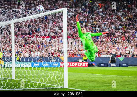Rotterdam, pays-Bas. 18th juin 2023. Rotterdam - Croatie le gardien de but Dominik Livakovic pendant le match entre la Croatie et l'Espagne au Stadion Feijenoord de Kuip le 18 juin 2023 à Rotterdam, pays-Bas. Crédit : photos Box to Box/Alamy Live News Banque D'Images