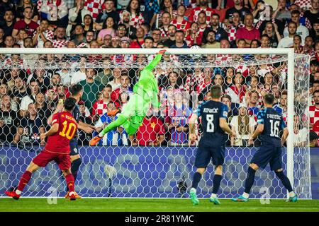 Rotterdam, pays-Bas. 18th juin 2023. Rotterdam - Croatie le gardien de but Dominik Livakovic pendant le match entre la Croatie et l'Espagne au Stadion Feijenoord de Kuip le 18 juin 2023 à Rotterdam, pays-Bas. Crédit : photos Box to Box/Alamy Live News Banque D'Images