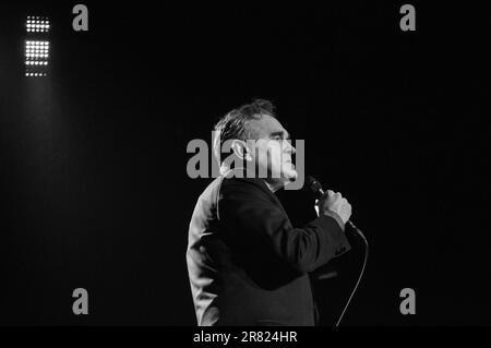 Morrissey et son groupe se sont produits au Los Angeles Sports Arena, Los Angeles, Californie, le 10 mai 2014, Pendant le monde la paix n'est aucun de votre visite d'affaires. Les dates aux États-Unis après le 7 juin ont été annulées pour cause de maladie. Banque D'Images