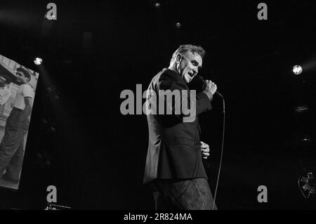 Morrissey et son groupe se sont produits au Los Angeles Sports Arena, Los Angeles, Californie, le 10 mai 2014, Pendant le monde la paix n'est aucun de votre visite d'affaires. Les dates aux États-Unis après le 7 juin ont été annulées pour cause de maladie. Banque D'Images