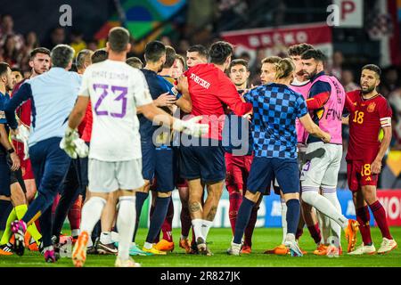 Rotterdam, pays-Bas. 18th juin 2023. Rotterdam - Un combat pendant le match entre la Croatie et l'Espagne au Stadion Feijenoord de Kuip le 18 juin 2023 à Rotterdam, pays-Bas. Crédit : photos Box to Box/Alamy Live News Banque D'Images