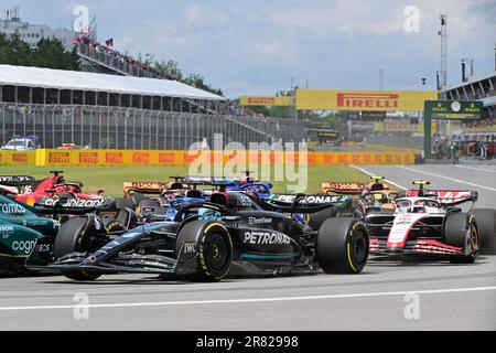 63 RUSSELL George (gbr), Mercedes AMG F1 Team W14, action 27 HULKENBERG Nico (ger), Haas F1 Team VF-23 Ferrari, début de la course, départ, lors du Grand Prix Pirelli de Formule 1 du Canada, 8th tour du Championnat du monde de Formule 1 2023 de 16 juin à 18, 2023 sur le circuit Gilles Villeneuve, à Montréal, Canada Banque D'Images