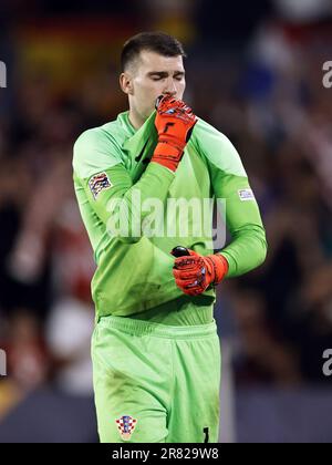ROTTERDAM - le gardien de but de la Croatie Dominik Livakovic a été déçu lors du match final de la Ligue des Nations de l'UEFA entre la Croatie et l'Espagne à la Stadion de Kuip de Feyenoord sur 18 juin 2023 à Rotterdam, aux pays-Bas. ANP MAURICE VAN STONE Banque D'Images
