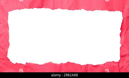 Cadre en papier à texture froissés rouge avec bords déchirés pour le modèle d'arrière-plan de page ou la bannière Web isolée sur fond blanc Banque D'Images