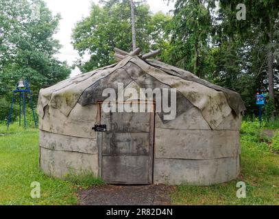 Hutte d'écorce de bouleau indien sur le terrain du musée Abenaki à Odanak, Québec, Canada Banque D'Images