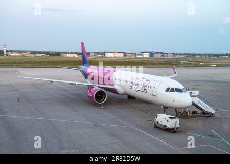 Budapest, Hongrie – 22 mai 2023. A321 Airbus, exploités par Wizz Air, à l'aéroport de Budapest. Banque D'Images