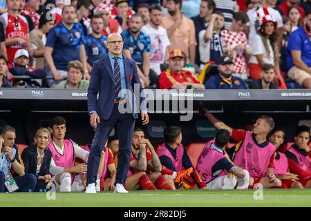 Rotterdam, pays-Bas. 18th juin 2023. ROTTERDAM, PAYS-BAS - JUIN 18: L'entraîneur-chef Luis de la Fuente d'Espagne regarde pendant le match final de l'UEFA Nations League entre la Croatie et l'Espagne au Stadion Feijenoord de Kuip on 18 juin 2023 à Rotterdam, pays-Bas (photo de Henk Jan Dijks/ Orange Pictures) crédit: Orange pics BV/Alay Live News Banque D'Images