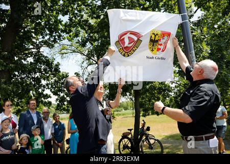 Im Bild: Octavian Ursu, Anet Haßpacher, Carsten Liebig. Die Stadt Görlitz würdigt den Ehrenspielführer von Dynamo Dresden Hans-Jürgen „Dixie“ Dörner, Banque D'Images