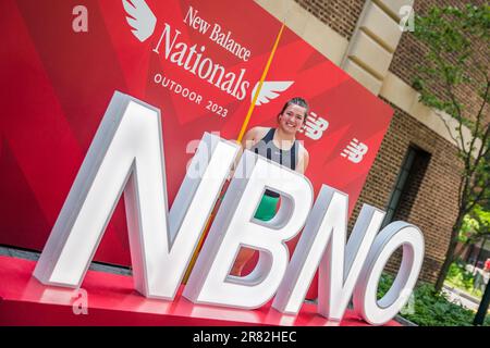Philadelphie, Pennsylvanie, États-Unis. 18th juin 2023. Les athlètes se préparent à la compétition avant le New Balance Nationals Outdoor 2023 à Franklin Field, à Philadelphie, en Pennsylvanie. Prentice C. James/CSM/Alamy Live News Banque D'Images