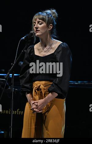 West Palm Beach, Floride, États-Unis. 17th juin 2023. Gretta Miller, de Toos'rs, se produit au centre Kravis sur 17 juin 2023, dans l'ouest de Palm Beach, en Floride. Crédit : Mpi04/Media Punch/Alamy Live News Banque D'Images