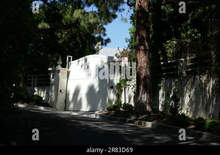 Beverly Hills, Californie, États-Unis 17th juin 2023 chanteur/musicien/compositeur Taylor Swift Home, ancien domicile et domaine historique Samuel Goldwyn Construit en 1934 à 1200 Laurel Lane sur 17 juin 2023 à Beverly Hills, Californie, États-Unis. Les anciens clients de Samuel Goldwyn's Home incluent Charlie Chaplin, Marlene Dietrich, Clark Gable, Frank Capra, Katharine Hepburn, Lucille ball, Irving Berlin, Ginger Rogers, Eleanor Roosevelt, Norma Shearer, Harpo Marx. Photo par Barry King/Alay stock photo Banque D'Images