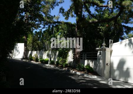 Beverly Hills, Californie, États-Unis 17th juin 2023 chanteur/musicien/compositeur Taylor Swift Home, ancien domicile et domaine historique Samuel Goldwyn Construit en 1934 à 1200 Laurel Lane sur 17 juin 2023 à Beverly Hills, Californie, États-Unis. Les anciens clients de Samuel Goldwyn's Home incluent Charlie Chaplin, Marlene Dietrich, Clark Gable, Frank Capra, Katharine Hepburn, Lucille ball, Irving Berlin, Ginger Rogers, Eleanor Roosevelt, Norma Shearer, Harpo Marx. Photo par Barry King/Alay stock photo Banque D'Images