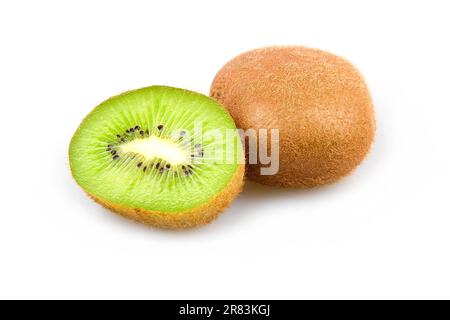 Kiwi émincé mûr isolé sur fond blanc Banque D'Images