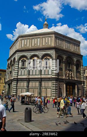 Florence, Baptistère, portes du Paradis, porte est, place du Duomo, Piazza del Duomo, Toscane, Italie Banque D'Images