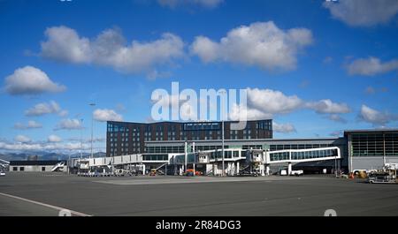 Christchurch, Nouvelle-Zélande - 09 septembre 2022 ; aéroport international et national de Christchurch depuis la piste lors d'une belle journée de printemps. Banque D'Images