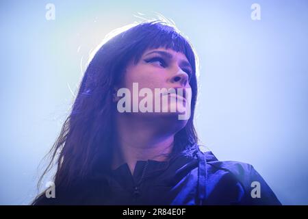 Copenhague, Danemark. 17th, juin 2023. Le groupe canadien de métaux lourds Spiritbox joue un concert en direct pendant le festival danois de métaux lourds Copenhague 2023. Ici, la chanteuse Courtney Laplante est vue en direct sur scène. (Crédit photo: Gonzales photo - Sebastian Dammark). Banque D'Images