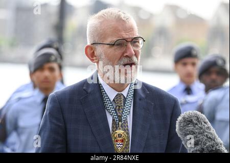 City Hall, Londres, Royaume-Uni. 19 juin 2023. Le Président Andrew Boff AM à la cérémonie de levée du drapeau de la Journée des Forces armées, en prévision de la Journée des Forces armées nationales, hôtel de ville, Kamal Chunchie Way, Londres, Royaume-Uni. Crédit : voir Li/Picture Capital/Alamy Live News Banque D'Images