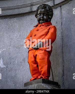 Bruxelles, Belgique. 19th juin 2023. BRUXELLES - à l'occasion de la visite d'État du roi Willem-Alexandre et de la reine Maxima, Manneken Pis portait un costume orange. La garde-robe de la célèbre figurine belge se compose de plus d'un millier de costumes, mais un costume orange ne l'avait pas jusqu'à présent. ANP REMKO DE WAAL pays-bas - belgique OUT crédit: ANP/Alay Live News crédit: ANP/Alay Live News Banque D'Images