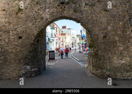 Les murs de la ville de Tenby sont des structures défensives médiévales classées de catégorie I autour de la ville de Tenby dans Pembrokeshire. Ville fortifiée, murs de ville, Banque D'Images