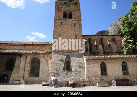 Provence région de France. 19 juin 2023, Météo dans la région Provence de France - Moustiers-sainte-marie, art, céramiquies, paysage, photos de rue. Crédit Ilona Barna BIPHOTONEWS, Alamy Live News crédit: Ilona Barna BIPHOTONEWS/Alamy Live News Banque D'Images