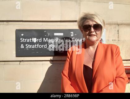 Louise Brookes, 51 ans, devant le tribunal de justice de Stratford à Londres, après que Zakir Hussain, 28 ans, ait été condamné à 14 semaines de prison, qui a été suspendu pendant un an après avoir été ciblée dans des messages Twitter offensifs en avril 2020. Les messages ont coïncidé avec l'anniversaire de la catastrophe de 15 avril 1989 au cours de laquelle son frère Andrew, 26 ans, a été parmi les 97 fans de Liverpool qui sont morts à la suite d'un écrasement à la demi-finale de la coupe FA entre Liverpool et la forêt de Nottingham au stade Hillsborough à Sheffield. Date de la photo: Lundi 19 juin 2023. Banque D'Images