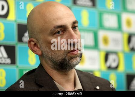 Magomed Adiyev, le Manager kazakh, lors d'une conférence de presse post-match après le match de l'UEFA Euro 2024 Qualificative Group H, au stade national de football de Windsor Park, à Belfast. Date de la photo: Lundi 19 juin 2023. Banque D'Images